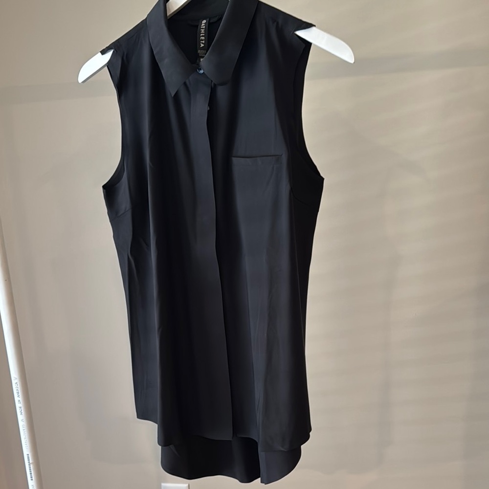Athleta Urbanite Black Sleeveless Collar Blouse with hidden